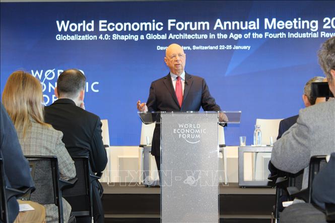 Trong ảnh: Người sáng lập và Chủ tịch điều hành Diễn đàn Kinh tế Thế giới (WEF), ông Klaus Schwab phát biểu tại họp báo về Diễn đàn Davos 2019, diễn ra ngày 15/1 tại Geneva (Thụy Sĩ). Ảnh: Hoàng Hoa-TTXVN