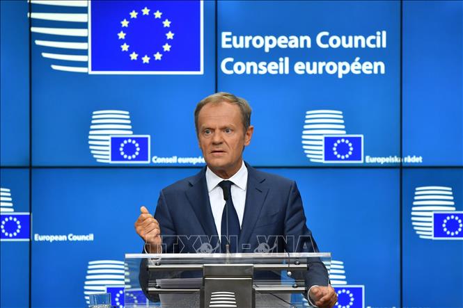 Chủ tịch Hội đồng châu Âu Donald Tusk (trong ảnh) cảnh báo về một cuộc ly dị 