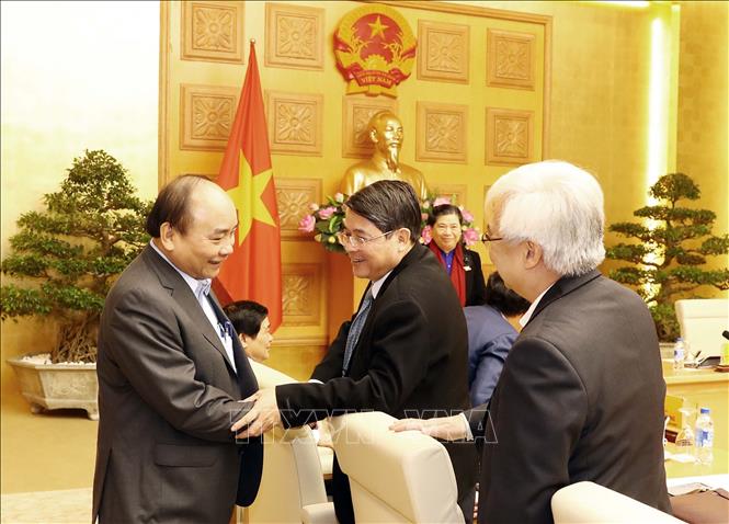 Trong ảnh: Thủ tướng Nguyễn Xuân  Phúc, Trưởng tiểu ban và các thành viên Tiểu ban Kinh tế - Xã hội tham dự phiên họp. Ảnh: Thống Nhất – TTXVN
