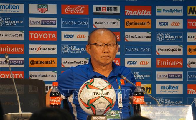Photo: Coach Park Hang Seo speaks at the Post- Match Press Conference. VNA Photo: Hoàng Linh