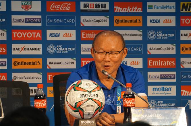 Photo: Coach Park Hang Seo speaks at the Post- Match Press Conference. VNA Photo: Hoàng Linh