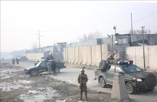 Trong ảnh (tư liệu): Lực lượng an ninh Afghanistan điều tra tại hiện trường một vụ tấn công tại Kabul ngày 15/1/2019. Ảnh: THX/ TTXVN
