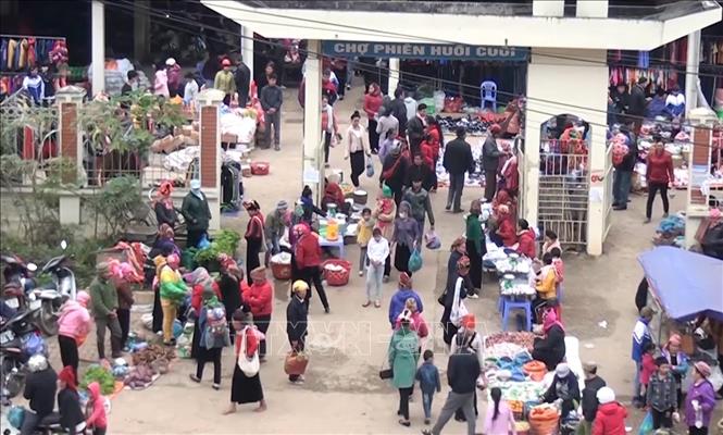 Trong ảnh: Quang cảnh chợ phiên Huổi Cuổi ở huyện Quỳnh Nhai, tỉnh Sơn La, ngày Tết. Ảnh: TTXVN phát