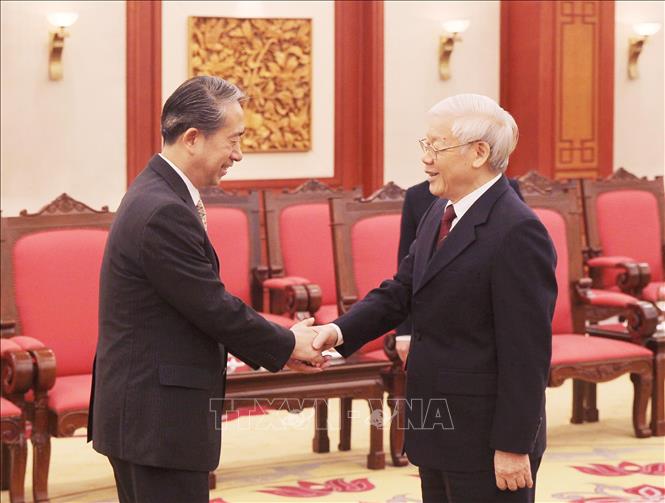 Trong ảnh: Tổng Bí thư, Chủ tịch nước Nguyễn Phú Trọng tiếp Đại sứ Trung Quốc tại Viêt Nam Hùng Ba. Ảnh: Lâm Khánh - TTXVN