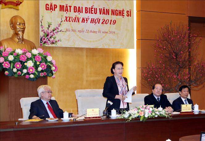 Photo: NA Chairwoman Nguyen Thi Kim Ngan speaks at the meeting. VNA Photo: Trọng Đức