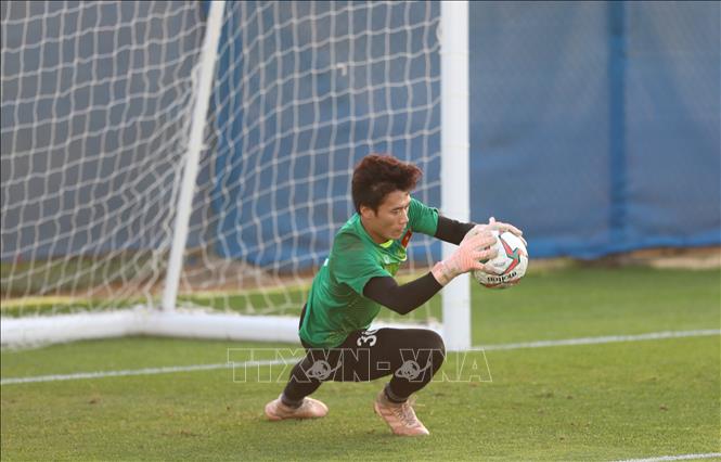 Trong ảnh: Thủ môn tuyển Việt Nam Bùi Tiến Dũng. Ảnh: Hoàng Linh - TTXVN