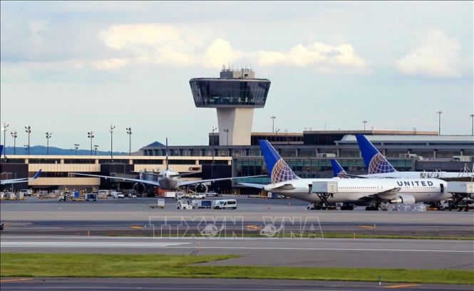 Trong ảnh (tư liệu): Quang cảnh sân bay quốc tế Newark Liberty ở Newark, New Jersey, Mỹ. Ảnh: AFP/ TTXVN