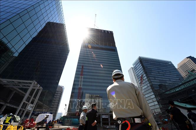 Trong ảnh (tư liệu): Công nhân làm việc tại công trường xây dựng ở Tokyo, Nhật Bản, ngày 25/6/2018. Ảnh: AFP/ TTXVN
