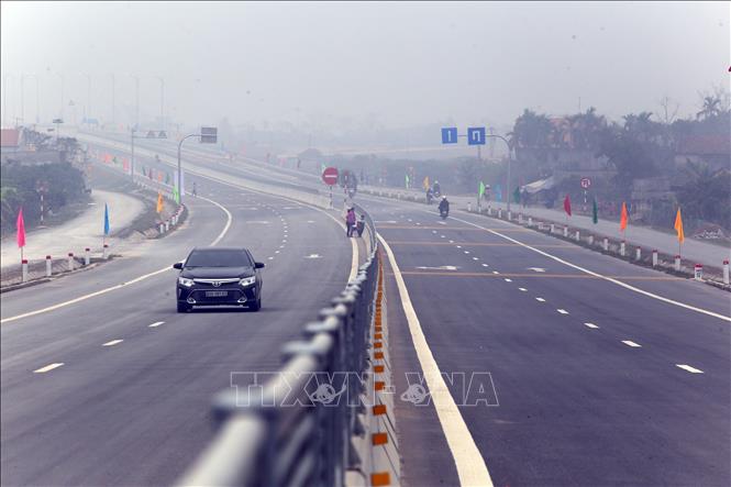 Trong ảnh: Tuyến đường nối có điểm đầu từ nút giao liên thông giữa QL39 với đường cao tốc Hà Nội - Hải Phòng (Km 20+250 thuộc dự án đường cao tốc Hà Nội - Hải Phòng), huyện Yên Mỹ, tỉnh Hưng Yên và điểm cuối là nút giao Liêm Tuyền (Km 230+727 thuộc dự án đường cao tốc Cầu Giẽ - Ninh Bình) huyện Thanh Liêm, tỉnh Hà Nam. Ảnh: Huy Hùng – TTXVN