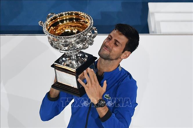 Trong ảnh: Giây phút đăng quang Australia Open 2019 của tay vợt Serbia Novak Djokovic tại Melbourne ngày 27/1/2019. Ảnh: THX/TTXVN