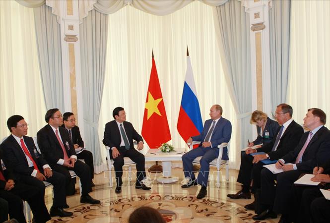 Trong ảnh: Tổng thống Vladimir Putin tiếp và hội đàm với Chủ tịch nước Trương Tấn Sang, ngày 27/7/2012, tại thành phố Sochi, trong chuyến thăm cấp Nhà nước tới Liên bang Nga từ ngày 26-30/7/2012. Ảnh: Nguyễn Khang – TTXVN  