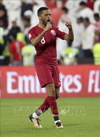Trong ảnh: Tuyển thủ Hamid Ismaeil của Qatar ăn mừng bàn thắng vào lưới đội Các tiểu vương quốc Arab thống nhất (UAE) trong trận bán kết Asian Cup 2019 trên sân Abu Dhabi ngày 29/1/2019. Ảnh: THX/TTXVN