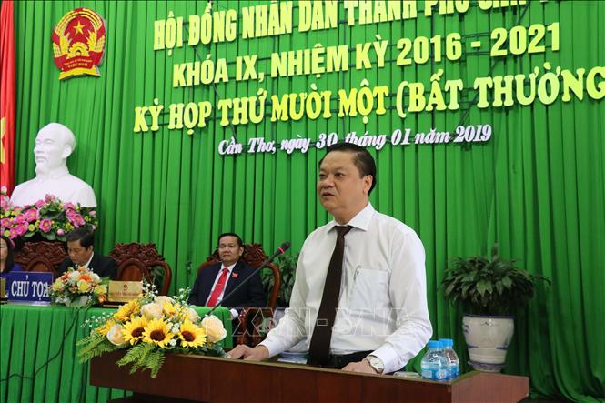 Trong ảnh: Ông Dương Tấn Hiển phát biểu sau khi được bầu giữ chức Phó Chủ tịch UBND thành phố Cần Thơ. Ảnh: Ngọc Thiện – TTXVN