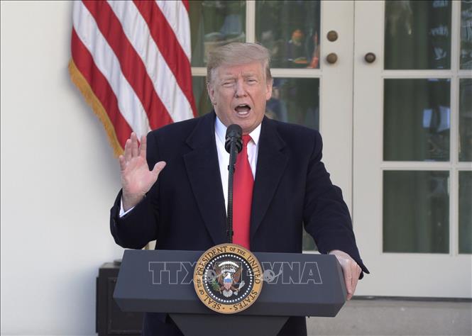 Trong ảnh: Tổng thống Mỹ Donald Trump phát biểu tại Nhà Trắng ở Washington DC., ngày 25/1/2019. Ảnh: THX/TTXVN