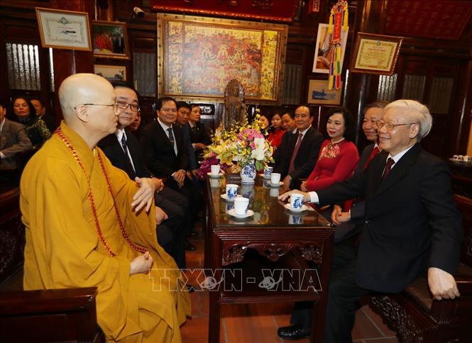 Trong ảnh : Hòa Thượng Thích Thanh Nhã đón tiếp Tổng Bí thư, Chủ tịch nước Nguyễn Phú Trọng. Ảnh : Trí Dũng – TTXVN