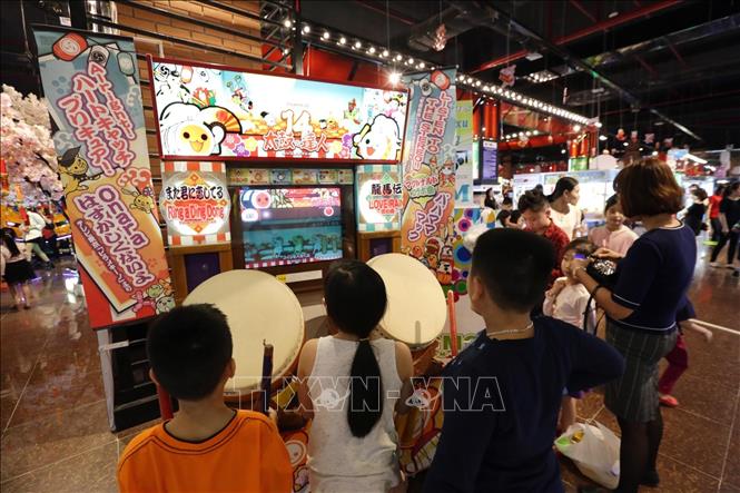 Trong ảnh: Các trò chơi thu hút giới trẻ, trẻ em tại Dream Games Center ở Aeon Mall Long Biên (ảnh chụp ngày 07/02/2019 tức mồng 3 Tết Kỷ Hợi). Ảnh: Anh Tuấn - TTXVN