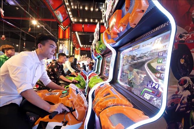 Trong ảnh: Các trò chơi thu hút giới trẻ, trẻ em tại Dream Games Center ở Aeon Mall Long Biên (ảnh chụp ngày 07/02/2019 tức mồng 3 Tết Kỷ Hợi). Ảnh: Anh Tuấn - TTXVN
