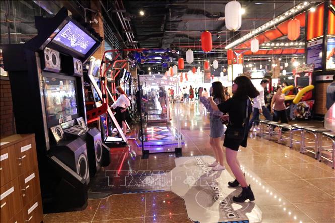 Trong ảnh: Các trò chơi thu hút giới trẻ, trẻ em tại Dream Games Center ở Aeon Mall Long Biên (ảnh chụp ngày 07/02/2019 tức mồng 3 Tết Kỷ Hợi). Ảnh: Anh Tuấn - TTXVN