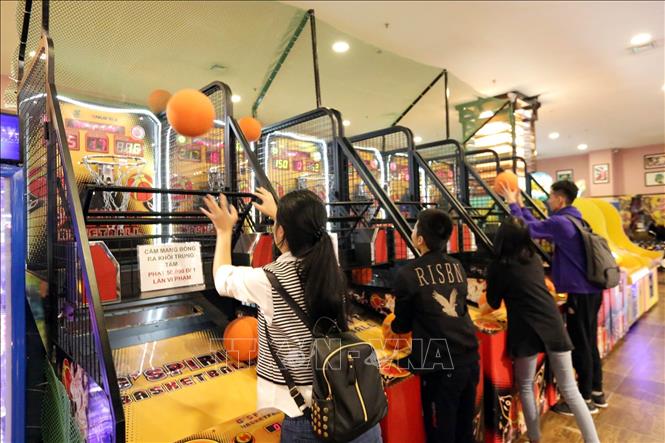 Trong ảnh: Các trò chơi thu hút giới trẻ, trẻ em tại Dream Games Center ở Aeon Mall Long Biên (ảnh chụp ngày 07/02/2019 tức mồng 3 Tết Kỷ Hợi). Ảnh: Anh Tuấn - TTXVN