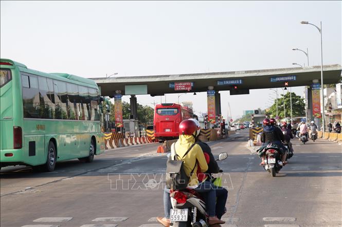 An toàn giao thông: BOT Rạch Miễu xả trạm giải quyết ùn tắt giao thông ...