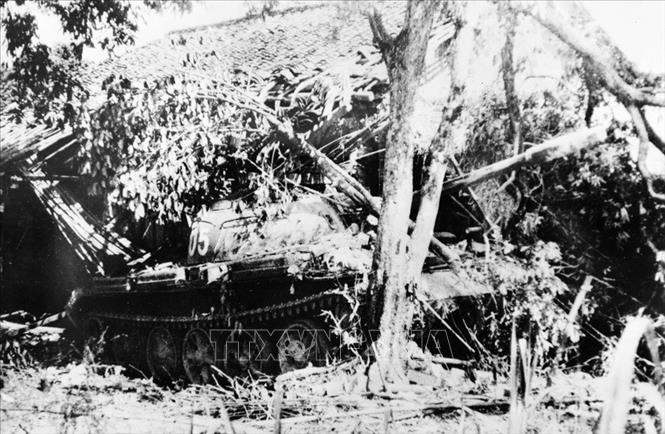 Trong ảnh: Xe tăng địch bị bộ đội ta tiêu diệt tại Cao Bằng. Ảnh: Mạnh Thường - TTXVN