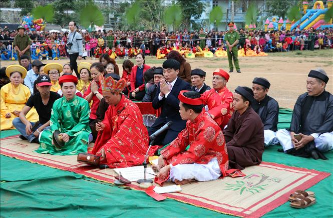 Trong ảnh: Nghi lễ tạ ơn trời đất tại Lễ hội Lồng Tông. Ảnh Quang Đán - TTXVN