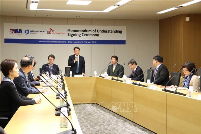 Trong ảnh: Tổng Giám đốc TTXVN Nguyễn Đức Lợi gặp và hội đàm với Chủ tịch Yonhap, ông Cho Sung-boo, ngày 18/2/2019, tại thủ đô Seoul. Ảnh: Hữu Tuyên - Pv TTXVN tại Hàn Quốc
 