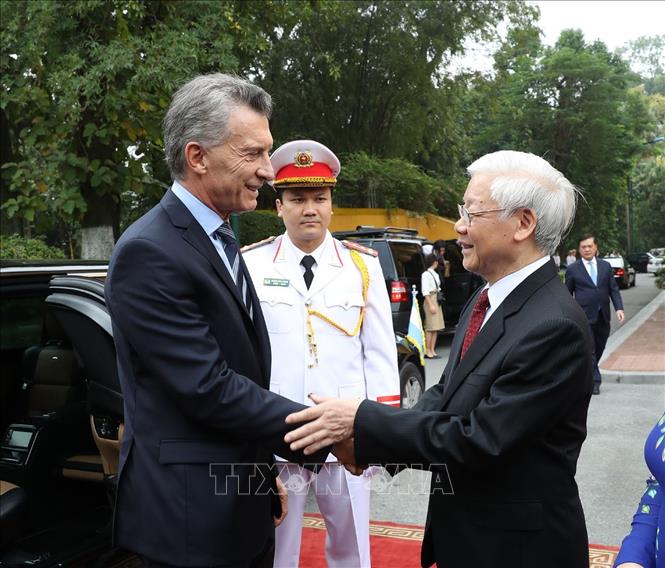 Trong ảnh:Tổng Bí thư, Chủ tịch nước Nguyễn Phú Trọng đón Tổng thống Argentina Mauricio Macri. Ảnh: Trí Dũng-TTXVN