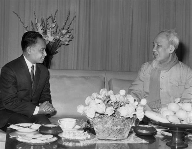 Trong ảnh: Chủ tịch Hồ Chí Minh tiếp Hoàng thân Norodom Phurissara, Bộ trưởng Ngoại giao Vương quốc Campuchia sang thăm Việt Nam (10/1/1968). Ảnh: Tư liệu TTXVN
