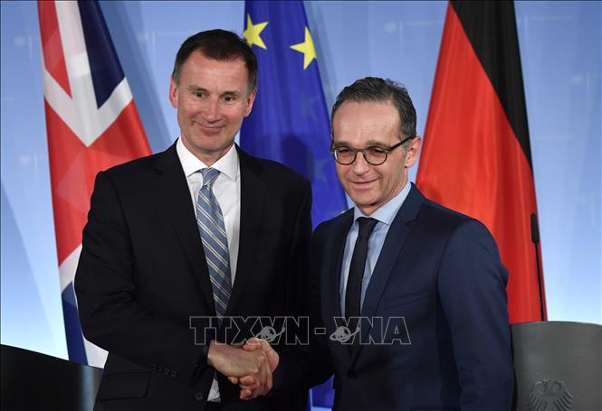 Trong ảnh: Ngoại trưởng Đức Heiko Maas (phải) và Ngoại trưởng Anh Jeremy Hunt trong cuộc họp báo sau hội đàm tại Berlin ngày 20/2/2019. Ảnh: AFP/ TTXVN