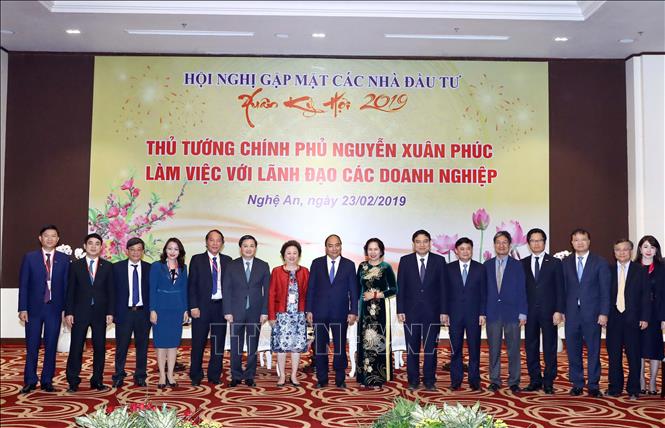 Trong ảnh: Thủ tướng Nguyễn Xuân Phúc với các đại biểu. Ảnh: Thống Nhất – TTXVN