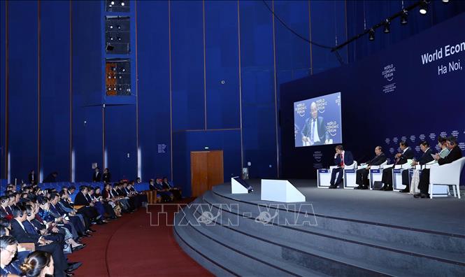 Trong ảnh: Phiên thảo luận toàn thể “Tầm nhìn mới khu vực Mekong” tại Hội nghị Diễn dàn Kinh tế thế giới về ASEAN (WEF ASEAN) 2018, diễn ra từ 11-13/9/2018 ở Hà Nội. Ảnh: TTXVN  