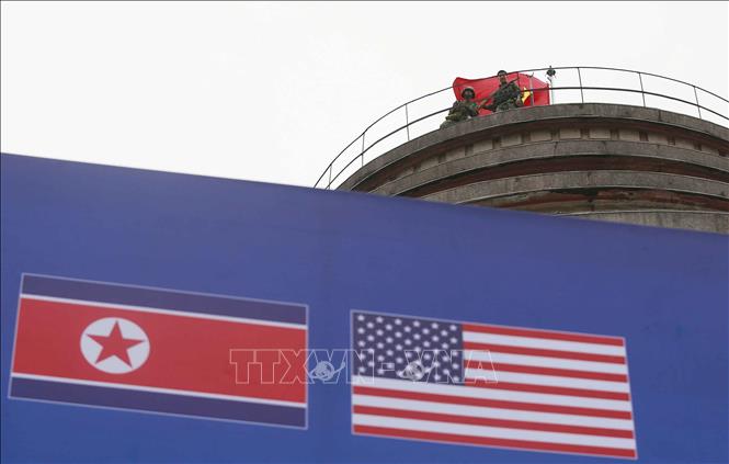 Photo: Police guard to ensure security for DPRK-USA summit. VNA Photo: Doãn Tấn