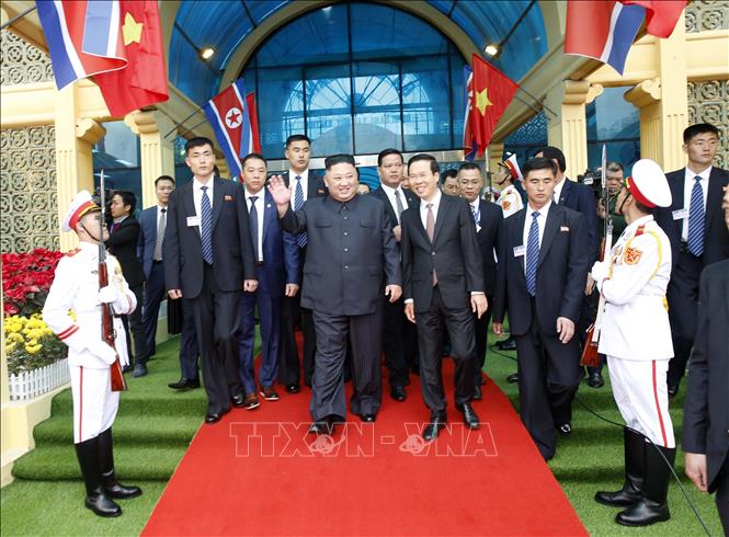 Photo: DPRK Chairman Kim Jong-un arrives at the Dong Dang Railway Station. VNA Photo: Doãn Tấn