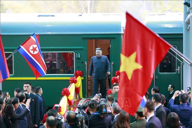 Photo: DPRK Chairman Kim Jong-un arrives at the Dong Dang Railway Station. VNA Photo