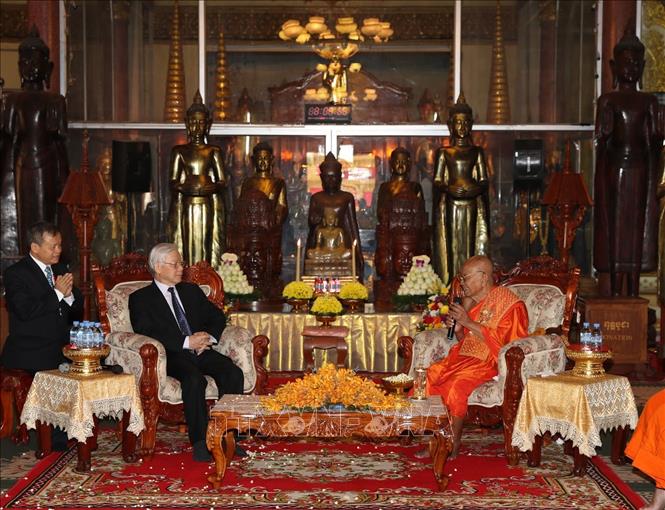 Trong ảnh:Tổng Bí thư, Chủ tịch nước Nguyễn Phú Trọng thăm Vua sư Tep Vong. Ảnh: Trí Dũng – TTXVN