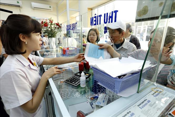 Trong ảnh: Nhà thuốc Bệnh viện Đa khoa Xanh Pôn (Hà Nội) đã kết nối liên thông, công khai minh bạch trong việc cung ứng thuốc, đảm bảo an toàn, chất lượng cho người bệnh. Ảnh: Dương Ngọc - TTXVN 