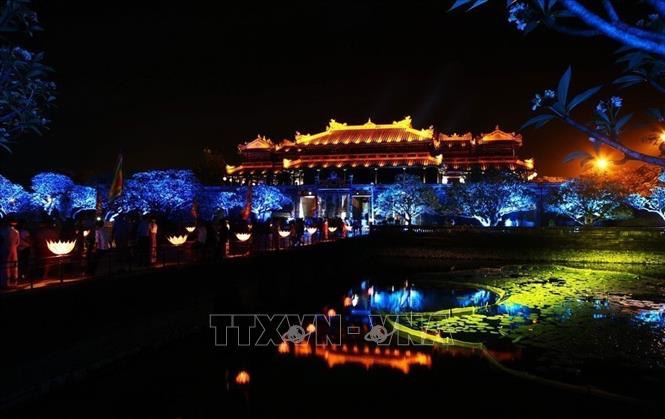 Photo: Hue Imperial City glows at night. VNA Photo: Hồ Cầu 