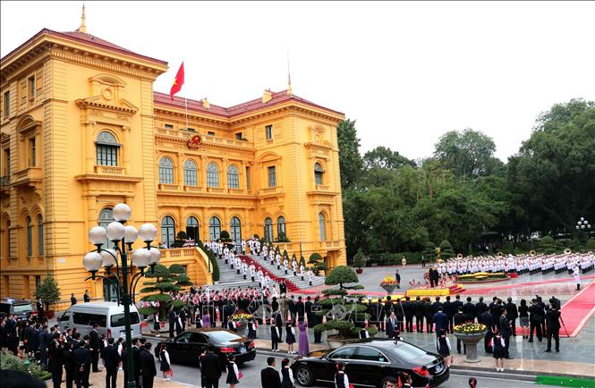 Photo: A view of the welcome ceremony for DPRK Chairman Kim Jong-un. VNA Photo: Văn Điệp