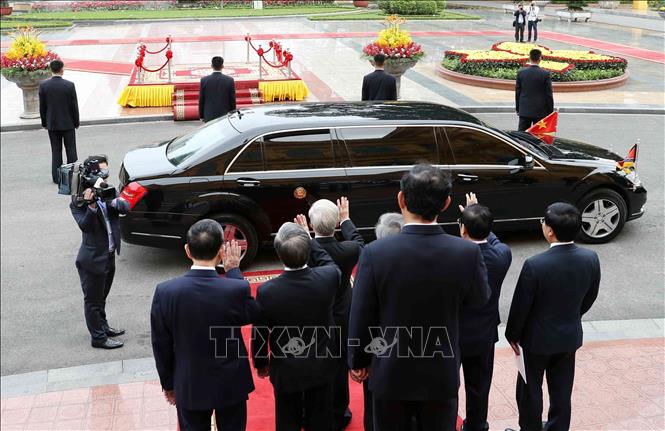 Photo: DPRK Chairman Kim Jong-un leaves the President Palace after his talks with Party General Secretary, President Nguyen Phu Trong. VNA Photo: Trí Dũng