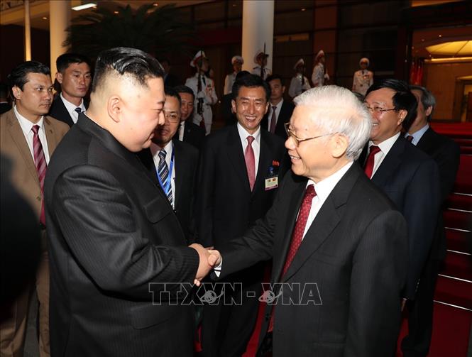 Trong ảnh:Tổng Bí thư, Chủ tịch nước Nguyễn Phú Trọng tiễn Chủ tịch Triều Tiên Kim Jong-un. Ảnh: Trí Dũng – TTXVN