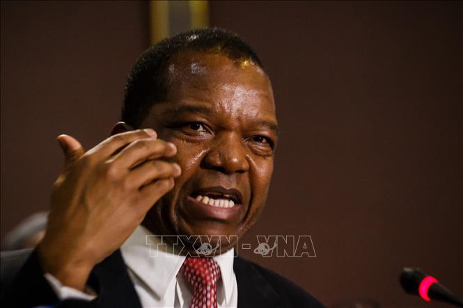 Trong ảnh (tư liệu): Thống đốc Ngân hàng Zimbabwe John Mangudya trong bài phát biểu tại Harare ngày 1/10/2018. Ảnh: AFP/TTXVN