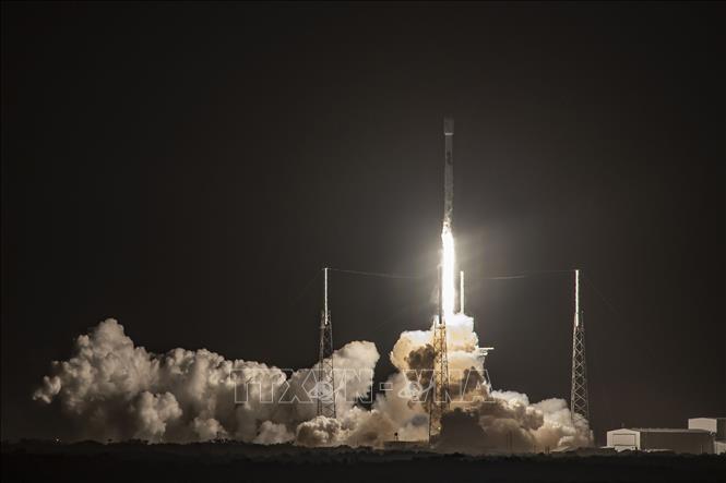 Trong ảnh: Tên lửa đẩy Falcon 9 mang theo tàu vũ trụ đầu tiên của Israel Beresheet rời bệ phóng tại căn cứ không quân Cape Canaveral ở Florida, Mỹ, ngày 21/2/2019. Ảnh: AFP/ TTXVN