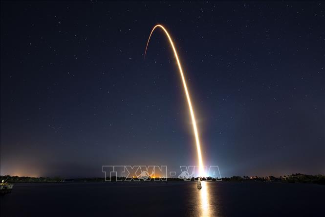 Trong ảnh: Tên lửa đẩy Falcon 9 mang theo tàu vũ trụ đầu tiên của Israel Beresheet rời bệ phóng tại căn cứ không quân Cape Canaveral ở Florida, Mỹ, ngày 21/2/2019. Ảnh: AFP/ TTXVN