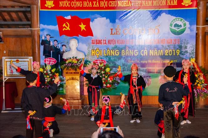 Trong ảnh: Quang cảnh Lễ công bố quyết định xã Bằng Cả đạt chuẩn nông thôn mới. Ảnh: Trung Nguyên-TTXVN