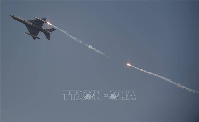 Trong ảnh: (tư liệu) Máy bay chiến đấu MiG-21 bay trong lễ kỷ niệm ngày của Lực lượng Không quân Ấn Độ (IAF) ở New Delhi, ngày 8/10/2018. Ảnh: AFP/TTXVN