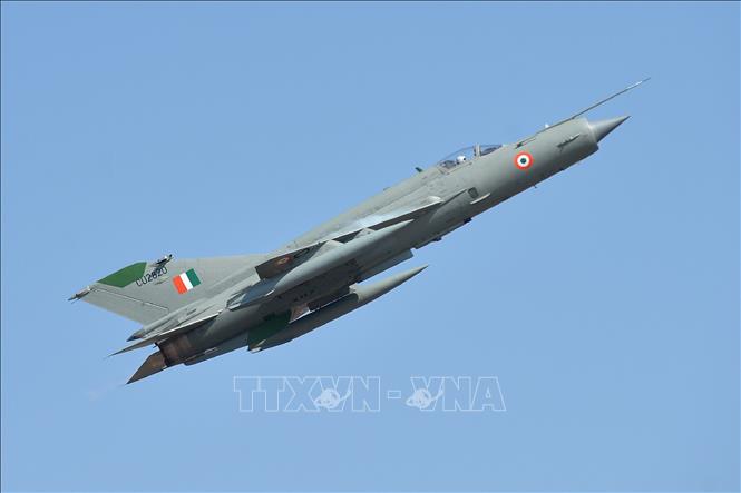 Trong ảnh: (tư liệu) Máy bay chiến đấu MiG-21 bay trong lễ kỷ niệm ngày của Lực lượng Không quân Ấn Độ (IAF) ở New Delhi, ngày 8/10/2018. Ảnh: AFP/TTXVN