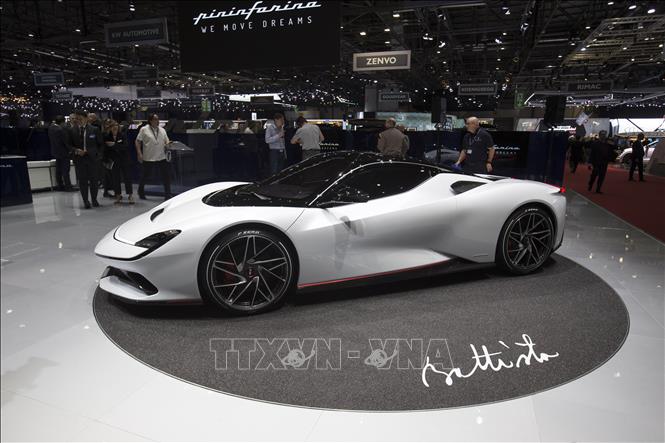 Trong ảnh: Xe Pininfarina Battista  được giới thiệu tại Triển lãm ô tô quốc tế Geneva lần thứ 89 ngày 7/3. Ảnh: THX/TTXVN