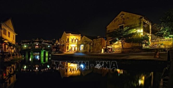 Photo: A tranquil Hoi An town by night. VNA Photo: Trọng Đạt