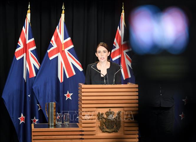 Trong ảnh: Thủ tướng New Zealand Jacinda Ardern tại cuộc họp báo ở Wellington ngày 16/3. Ảnh: THX/TTXVN